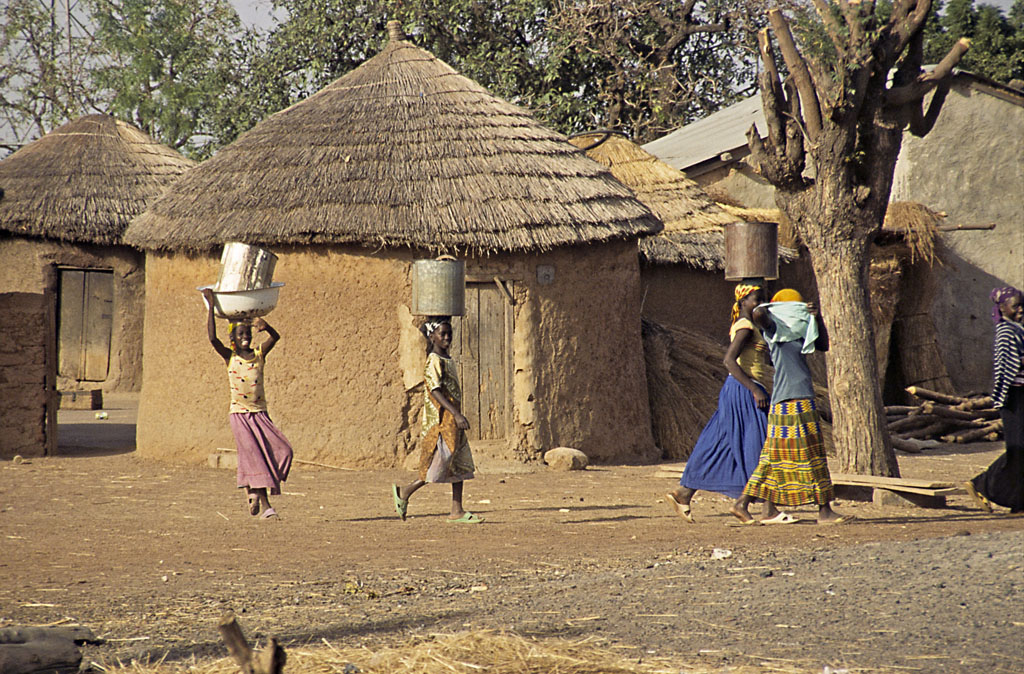 Dorf_Ghana_2006-002-1-scaled